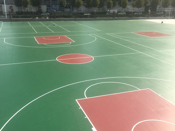 十三中矽pU籃球場